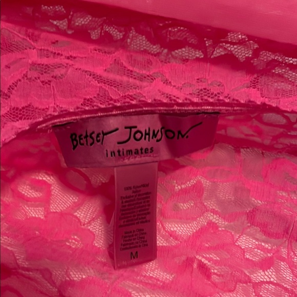 Elegant Pink Lace Chemise - Picture 5 of 5